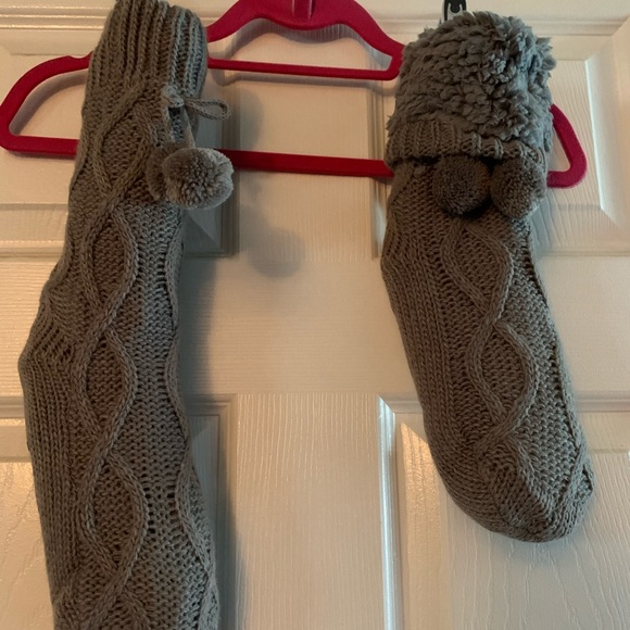 Bundle 2 for $20 Muk Luk Slipper Socks - Picture 1 of 2